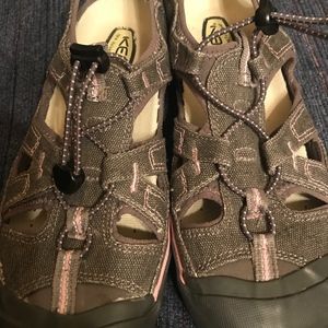 Women's  Keen Pink & Gray Canvas Sandle SZ9